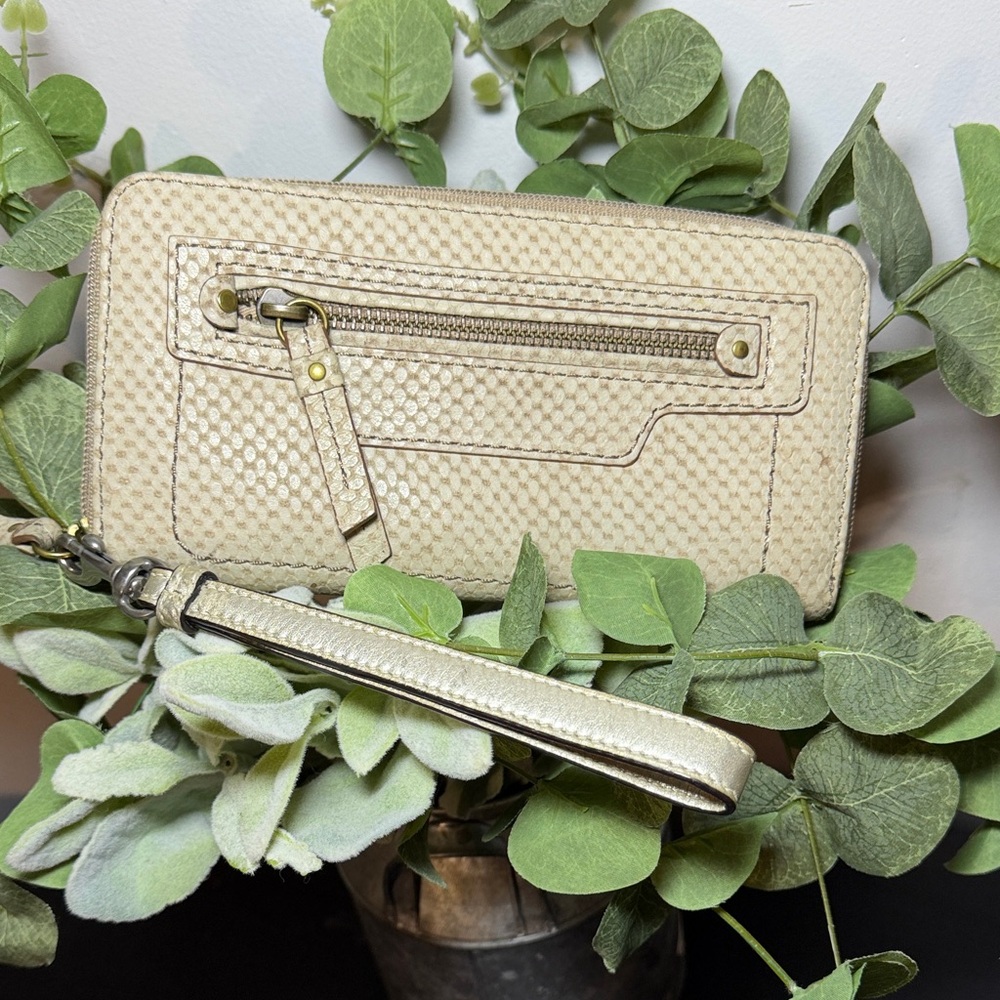 Fossil Scale Cream Wristlet Wallet Zip Up Money Pouch snake skin